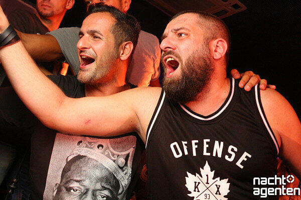 Die besten Partybilder vom Samstag. Hier aus dem Crown's Club.