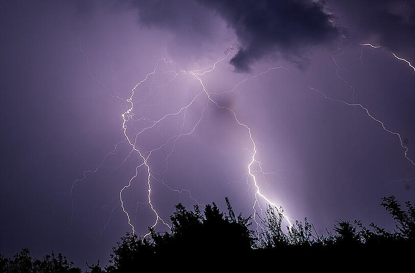 Gewitter Blitz Donner Wetter Symbolbild