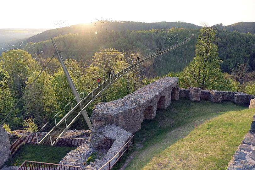 So könnte die Brücke über dem Lohbachtal aussehen.
