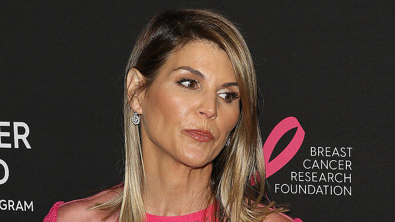 Schauspielerin Lori Loughlin wandert für zwei Monate ins Gefängnis.