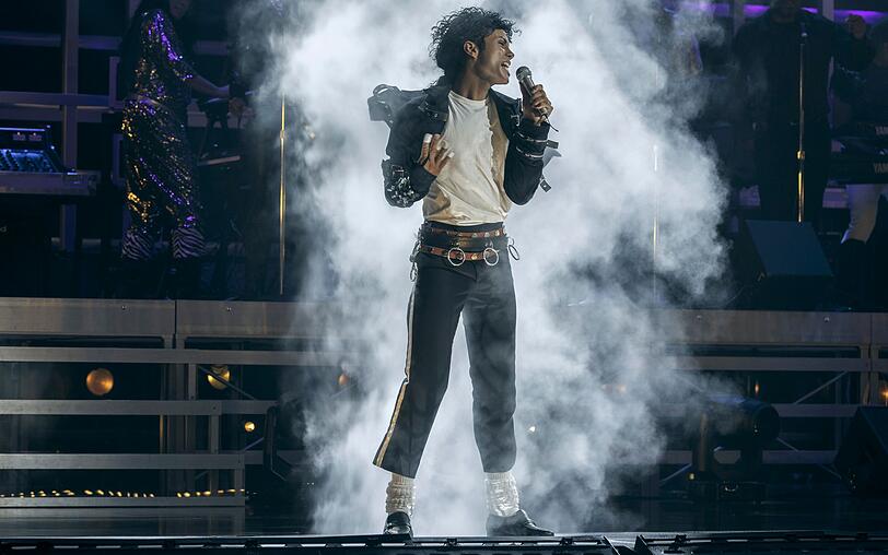 Es bleibt in der Familie: Jafaar Jackson, der Neffe von Michael Jackson, schlüpft in die Rolle des größten Popstars aller Zeiten. Es bleibt in der Familie: Jafaar Jackson, der Neffe von Michael Jackson, schlüpft in die Rolle des größten Popstars aller Zeiten.