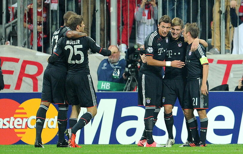 THOMAS MÜLLER: Note 3 Überraschend draußen. Kam erst nach der Pause für Ribéry, diese Joker-Rolle schmeckte ihm nicht. Anlaufprobleme.