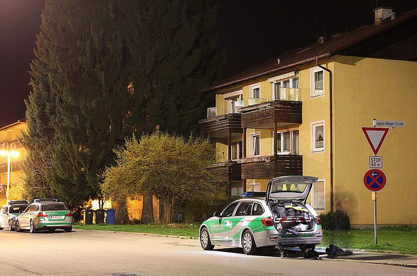 Am Mittwochabend kam es zu einem schweren Raubüberfall in Traunreut. Die Bilder vom Einsatz.