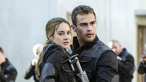 "Die Bestimmung - Divergent": Tris (Shailene Woodley) und Four (Theo James) sind in gro&szlig;er Gefahr.