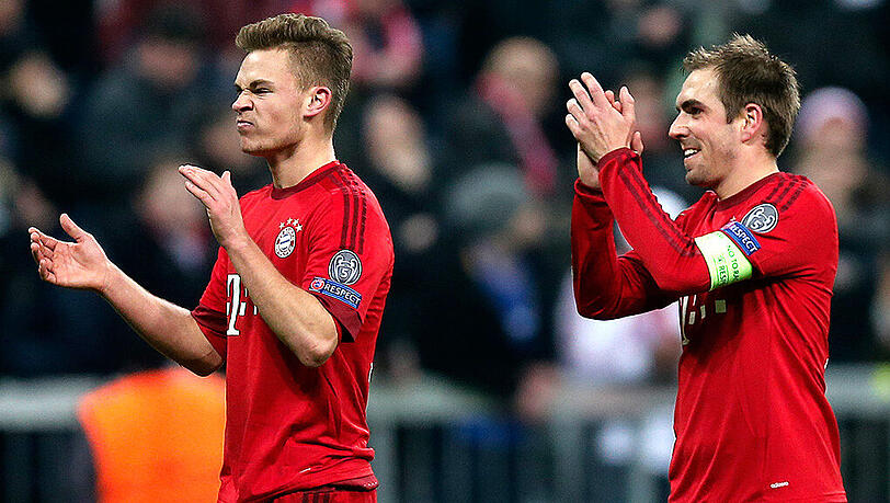 Holt sich verdienten Applaus ab: Joshua Kimmich (links) und Bayern-Kapitän Philipp Lahm. Holt sich verdienten Applaus ab: Joshua Kimmich (links) und Bayern-Kapitän Philipp Lahm.