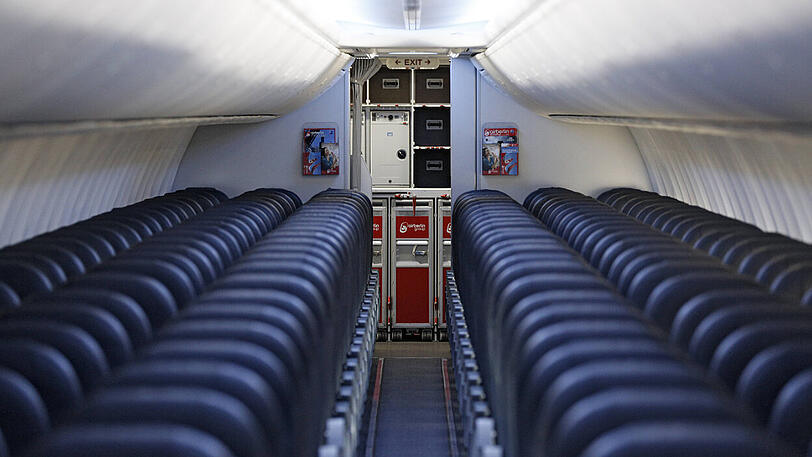 Ein Mann aus Litauen ist als einziger Passagier in einer Boeing 737 mit 188 Sitzplätzen in den Skiurlaub nach Italien geflogen. (Symbolbild)
