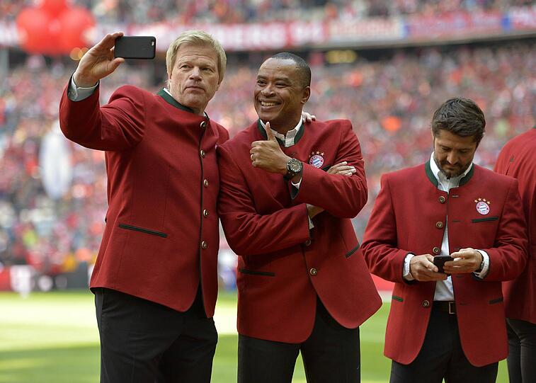Oliver Kahn und Paulo Sergio (rechts).