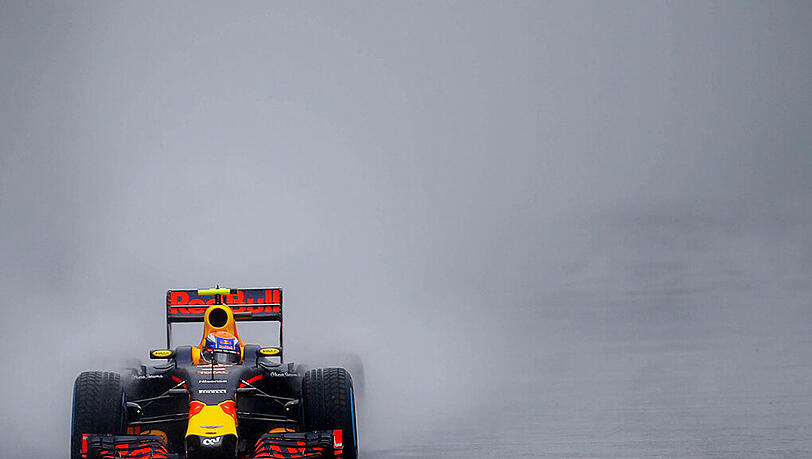 Max Verstappen lieferte im Regen von Interlagos eine beeindruckende Performance ab. Max Verstappen lieferte im Regen von Interlagos eine beeindruckende Performance ab.