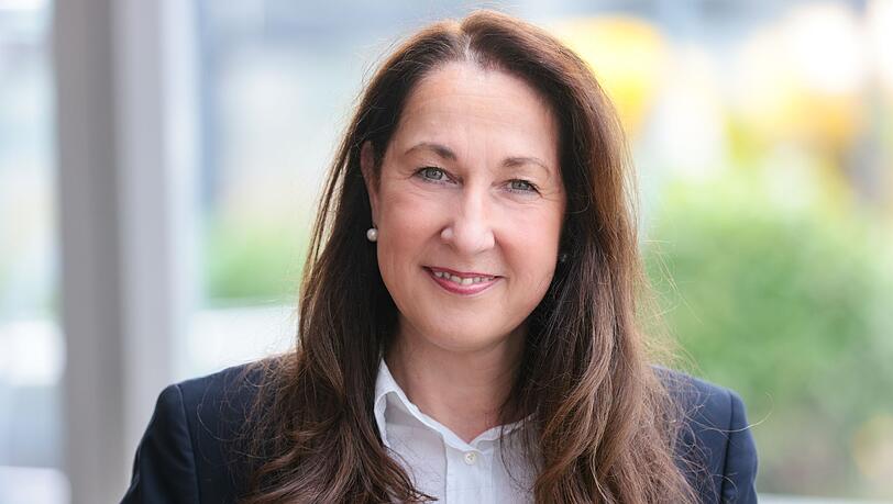 Gegen die Adoptivtochter von Iris Stalzer hat die Staatsanwaltschaft jetzt einen Haftbefehl erwirkt. (Archivbild) Gegen die Adoptivtochter von Iris Stalzer hat die Staatsanwaltschaft jetzt einen Haftbefehl erwirkt. (Archivbild)