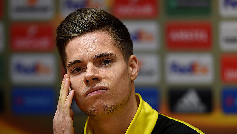Julian Weigl spricht über einen Wechsel zum FC Bayern. Julian Weigl spricht über einen Wechsel zum FC Bayern.