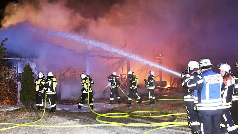 Die Bilder vom Feuerwehreinsatz in Oberbiberg.