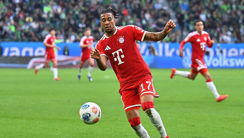 Michael Olise holte einen Strafsto&szlig; f&uuml;r die Bayern raus.
