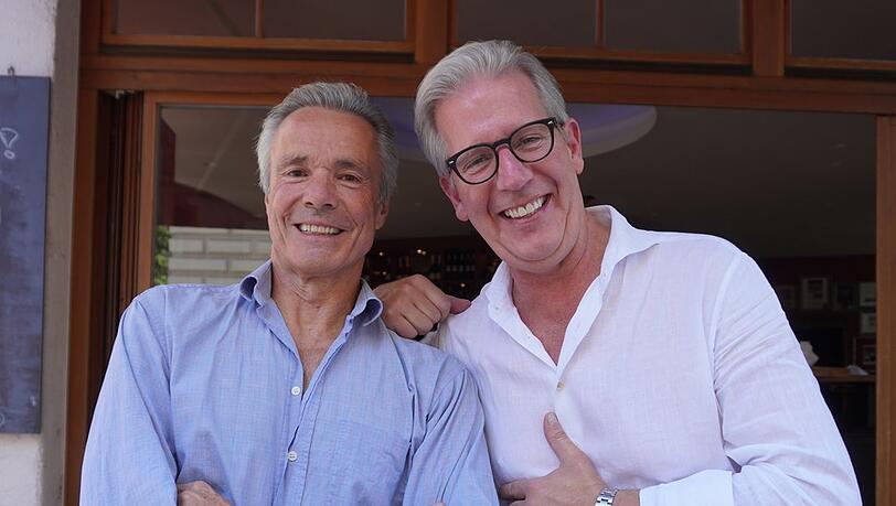 Gastronom Guido Prick (r.) will Schauspieler Hannes Jaenicke zu seinem Jubiläum ein besonderes Geschenk machen. Gastronom Guido Prick (r.) will Schauspieler Hannes Jaenicke zu seinem Jubiläum ein besonderes Geschenk machen.