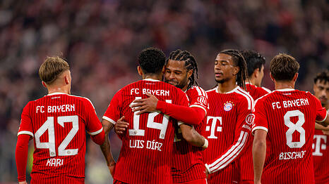 Angef&uuml;hrt von Dreierpacker D&iacute;az feierten die Bayern gegen Leipzig einen furiosen 6:1-Sieg.