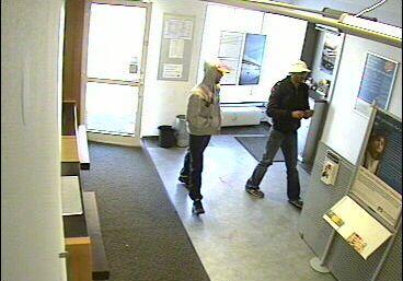 Neue Fahndungsfotos bei der Suche nach den Bank-Sprengern von Pörnbach: Wer erkennt diese Personen?