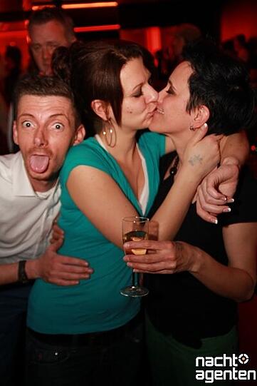 Einen sehr hohen Flirtfaktor gab's am Samstag in der vollen Milchbar. Mehr Bilder unter: www.nachtagenten.de