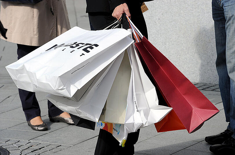 Ihre Liebe zum Shopping machte eine 52-Jährige Nürnbergerin zur Millionenbetrügerin.