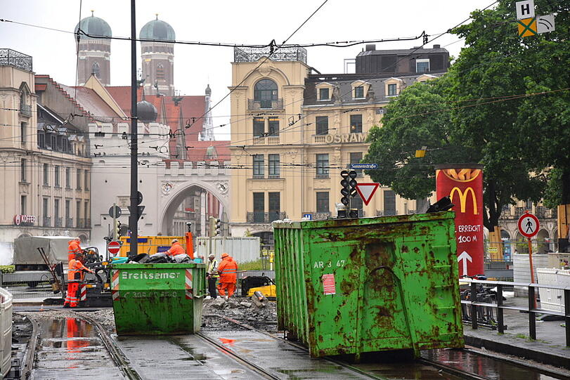 Die Bauarbeiten an der Tramm-Stammstrecke laufen. Noch bis zum September müssen sich Fahrgäste gedulden, erst dann sind die Sanierungsarbeiten abgeschlossen.