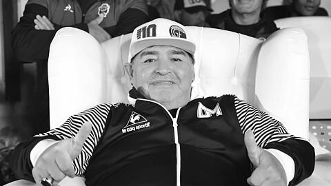 Am 25. November im Alter von 60 Jahren gestorben: Fußballlegende Diego Maradona.  Er starb infolge eines Herzinfarkts.