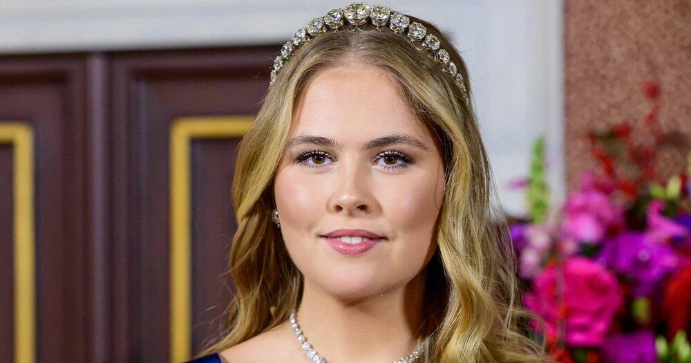 Royale-Weihnachtskarte-Prinzessin-Amalia-steht-im-Mittelpunkt