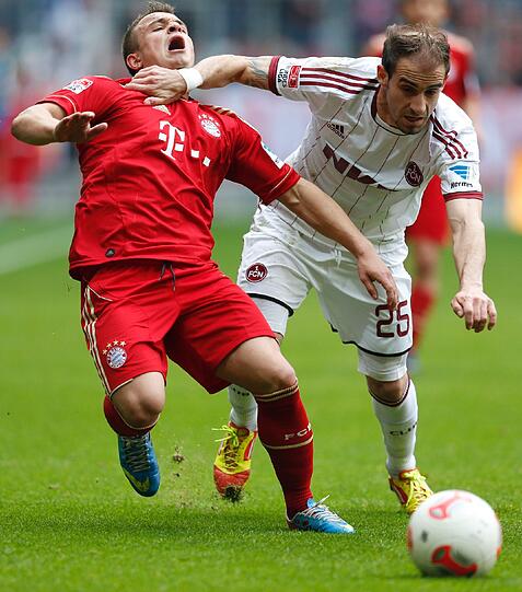 XHERDAN SHAQIRI: Note 2.
Vier Torschüsse, drei Vorlagen, dazu ein platzierter Linksschuss zum 4:0 (56.) &ndash; sein drittes Saisontor. War nicht nur rechts, sondern überall zu finden. Starkes Spiel.