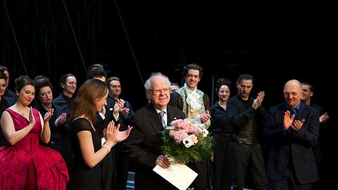 Klaus Schultz nach der Ernennung zum Ehrenmitglied des Gärtnerplatztheaters.