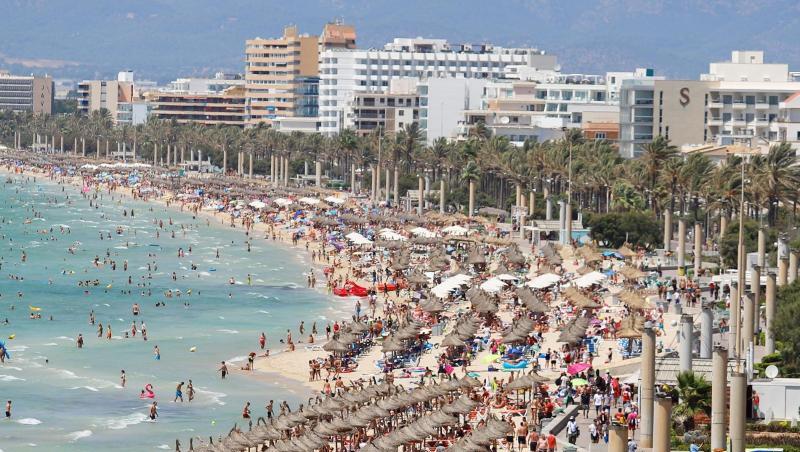 Hotels am Strand von El Arenal: Mallorca fürchtet eine Wiederholung des Supersommers 2018 in Deutschland. Hotels am Strand von El Arenal: Mallorca fürchtet eine Wiederholung des Supersommers 2018 in Deutschland.