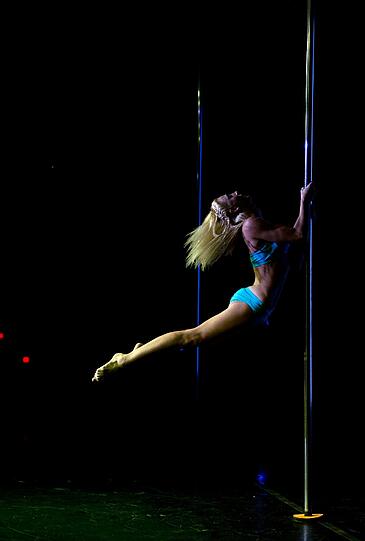 Die besten Stangentänzer treffen sich bei den südamerikanischen Pole Dance Meisterschaften.
