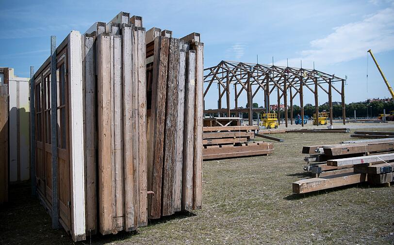 Weitere Bilder vom Wiesn-Aufbau.