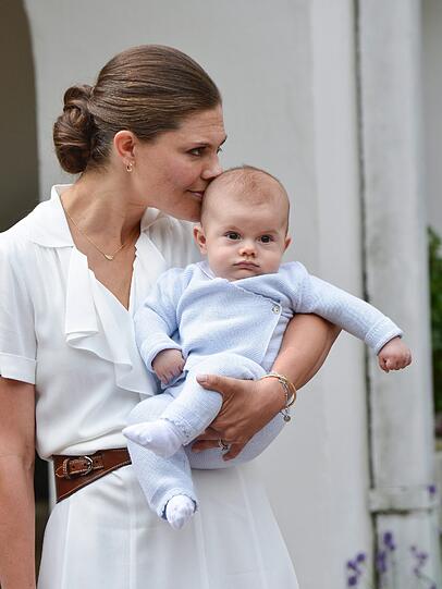 Die Schweden hatten stundenlang ausgeharrt, um Victoria und ihre Familie zu treffen.
