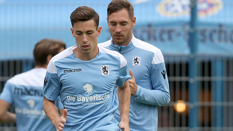 Der Standard-Spezialist ist wieder fit, der Torjäger muss erneut pausieren: Abwehrspieler Philipp Steinhart (l.) und Stürmer Markus Ziereis, beide im Sommer 2017 zum TSV 1860 zurückgekehrt.