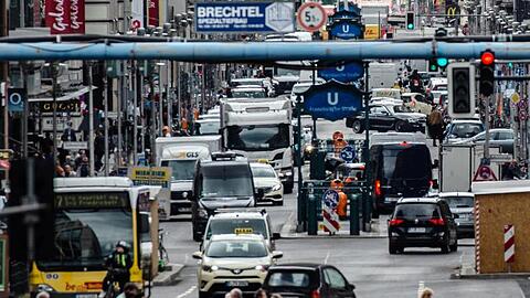 Die Folgekosten sämtlicher Verkehrsmittel haben sich im Jahr 2017 in Deutschland einer neuen Studie zufolge auf rund 149 Milliarden Euro belaufen.