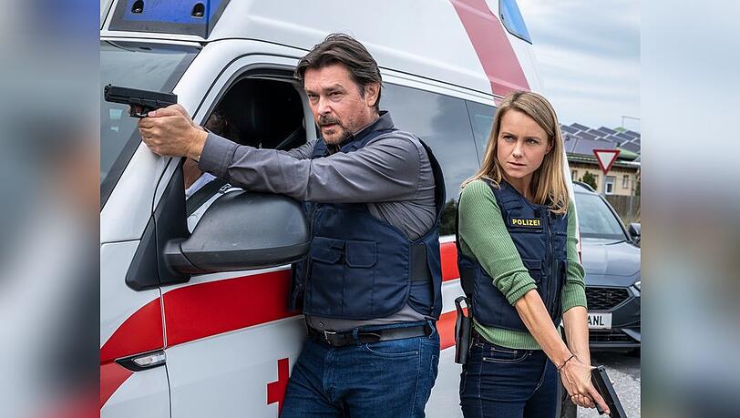 "LandKrimi: Steirerangst": Kommissar Sascha Bergmann (Hary Prinz) und seine Kollegin Anni Sulmtaler (Anna Unterberger) ermitteln gemeinsam.