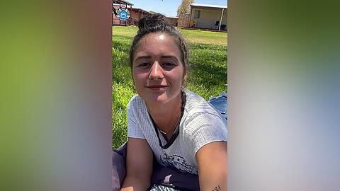 Die Backpackerin, deren Familie aus Nordrhein-Westfalen stammt, wurde wie durch ein Wunder lebend gefunden.