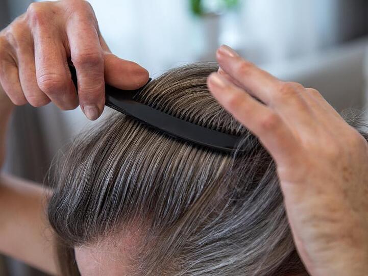 Hilfe, wer schneidet mir in den nächsten Zeit die Haare?.