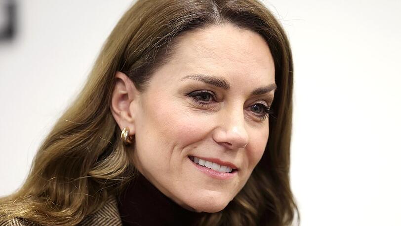 Prinzessin Kate hat eine Ausstellung in Winchester besucht.