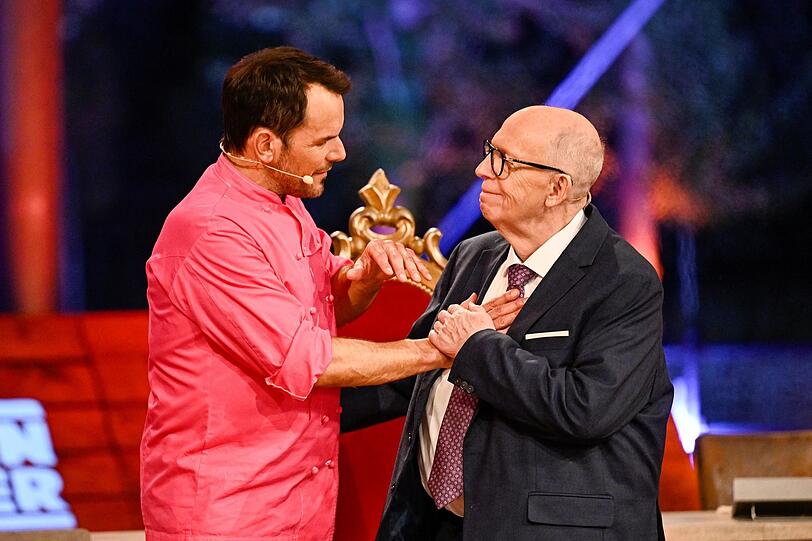 Der langj&auml;hrige Juror Reiner Calmund (rechts) verabschiedete sich 2025 von Steffen Henssler und dessen VOX-Show "Grill den Henssler".