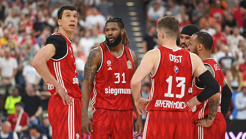 Bayerns Basketballer sind enttäuscht nach der erneuten Niederlage gegen Ulm.