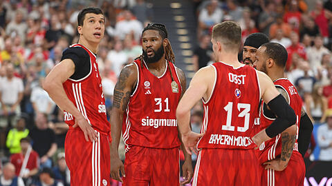 Bayerns Basketballer sind enttäuscht nach der erneuten Niederlage gegen Ulm.