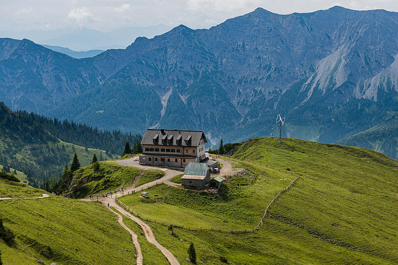 Das Rotwandhaus liegt im Mangfallgebirge. Das Rotwandhaus liegt im Mangfallgebirge.