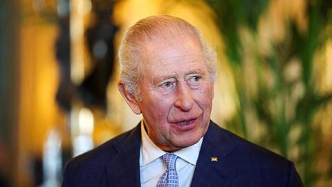 Mit der Arbeit von König Charles III. sind viele Britinnen und Briten zufrieden, aber die Monarchie wankt. Mit der Arbeit von König Charles III. sind viele Britinnen und Briten zufrieden, aber die Monarchie wankt.
