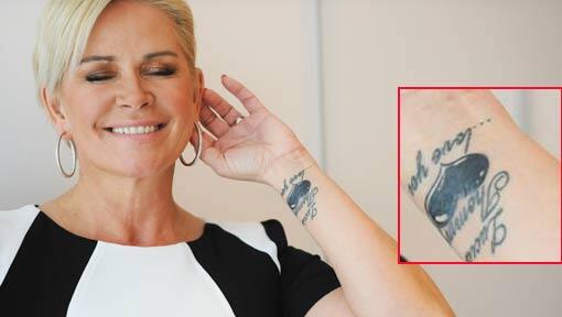 Die neue Claudia Effenberg: Nach der Trennung sind 22 Kilo runter und das „Stefan“-Tattoo ist durch ein Herz ersetzt worden. Die neue Claudia Effenberg: Nach der Trennung sind 22 Kilo runter und das „Stefan“-Tattoo ist durch ein Herz ersetzt worden.