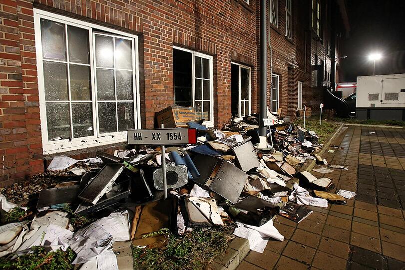 Auf das Archiv der "Hamburger Morgenpost" ist in der Nacht zum Sonntag ein Brandanschlag verübt worden.