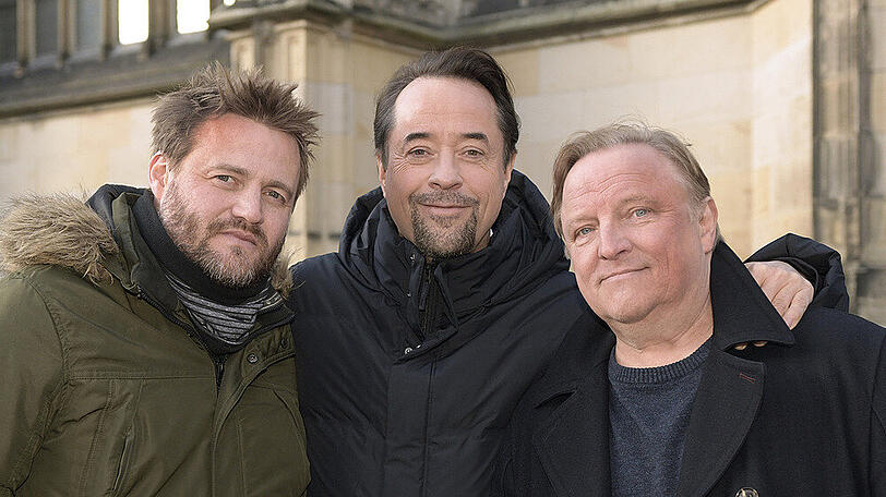 Waren es tatsächlich die letzten "Tatort"-Dreharbeiten von Jan Josef Liefers (Mitte)? Und wie geht es dann mit Hauptkommissar Frank Thiel (Axel Prahl, r.) weiter? Sicher ist bislang nur: Regie führte Max Zähle (l.)