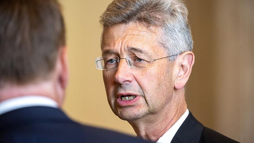Kultusminister Michael Piazolo (Freie Wähler) sieht in Giesing viel Zuspruch für seine Partei. Kultusminister Michael Piazolo (Freie Wähler) sieht in Giesing viel Zuspruch für seine Partei.