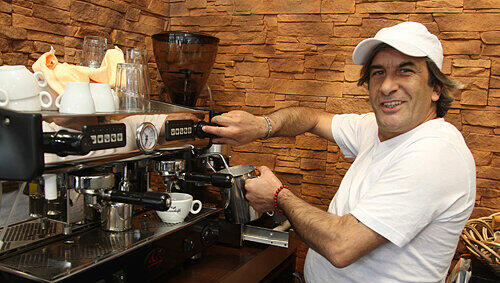 Frische Nudeln und köstliche Kaffee-Spezialitäten serviert Luigi Fusaro in der „Essbar“. Frische Nudeln und köstliche Kaffee-Spezialitäten serviert Luigi Fusaro in der „Essbar“.