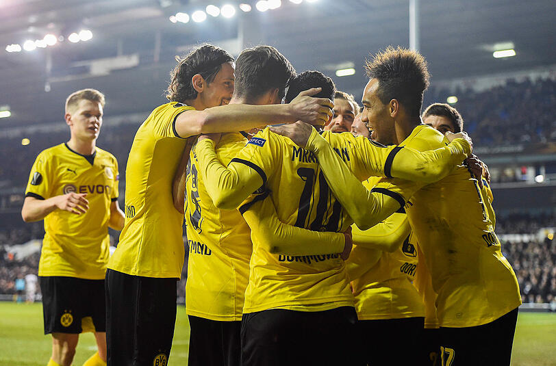 Die Spieler des BVB bejubeln den Treffer zum zwischenzeitlichen 2:0.