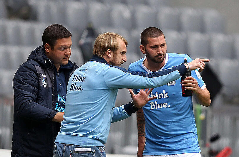 Hält große Stücke auf Interimstrainer Daniel Bierofka (m): Sascha Mölders (r).