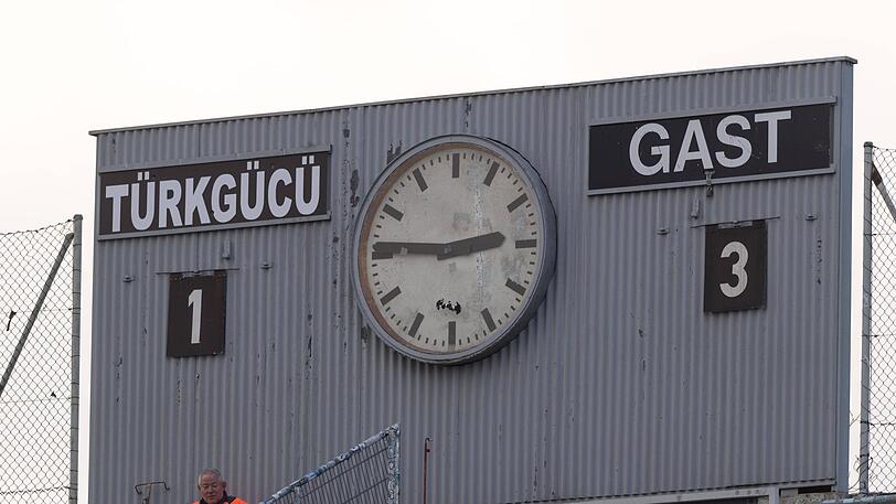 In der Rückrunde wird der Name von Türkgücü noch an der historischen Anzeigetafel im Grünwalder Stadion zu sehen sein - im Falle eines Aufstiegs würde sich dies wohl ändern.