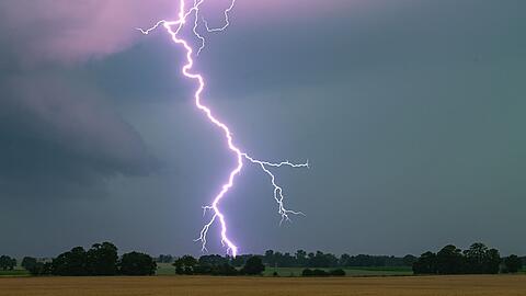 Am Mittwoch werden Gewitter in Deutschland erwartet. (Symbolbild)